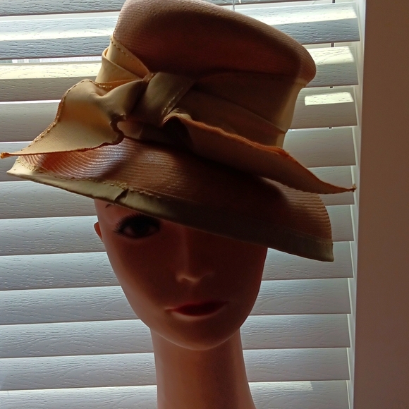 Elegant VINTAGE Tan Women\'s Hat main image 5